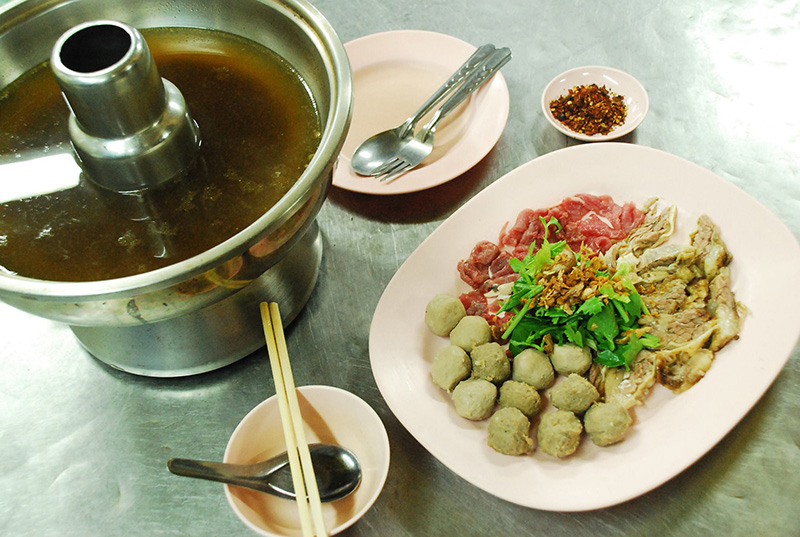 ก๋วยเตี๋ยวเนื้อ ก๋วยเตี๋ยวเนื้อ