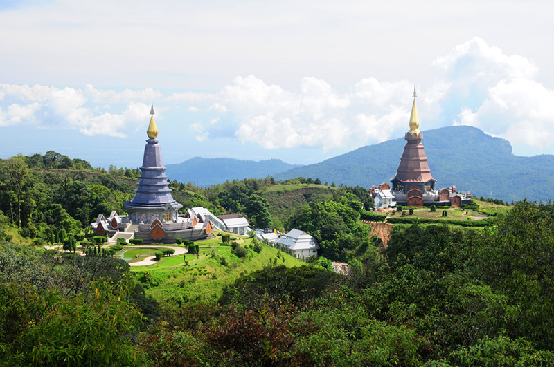 ดอยอินทนนท์ พระมหาธาตุนภเมทนีดล และพระมหาธาตุนภพลภูมิสิริ ดอยอินทนนท์