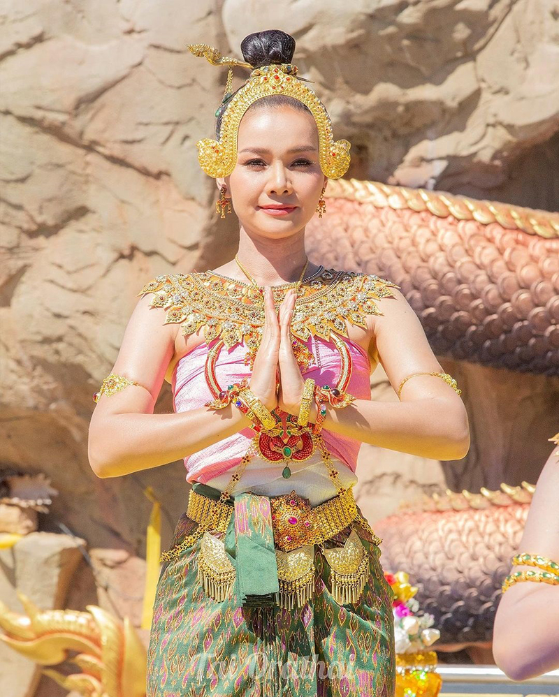 เผยเลขเด็ด ต่าย อรทัย ล้วงไหก่อนรำบวงสรวงถวายพญานาค มาชัด ๆ 3 ตัวตรง ! เผยเลขเด็ด ต่าย อรทัย ล้วงไหก่อนรำบวงสรวงถวายพญานาค มาชัด ๆ 3 ตัวตรง !