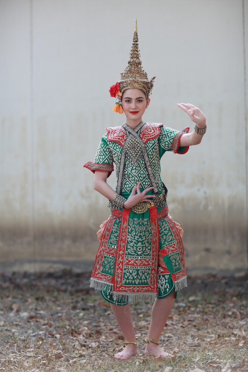 นางชฎา นางชฎา