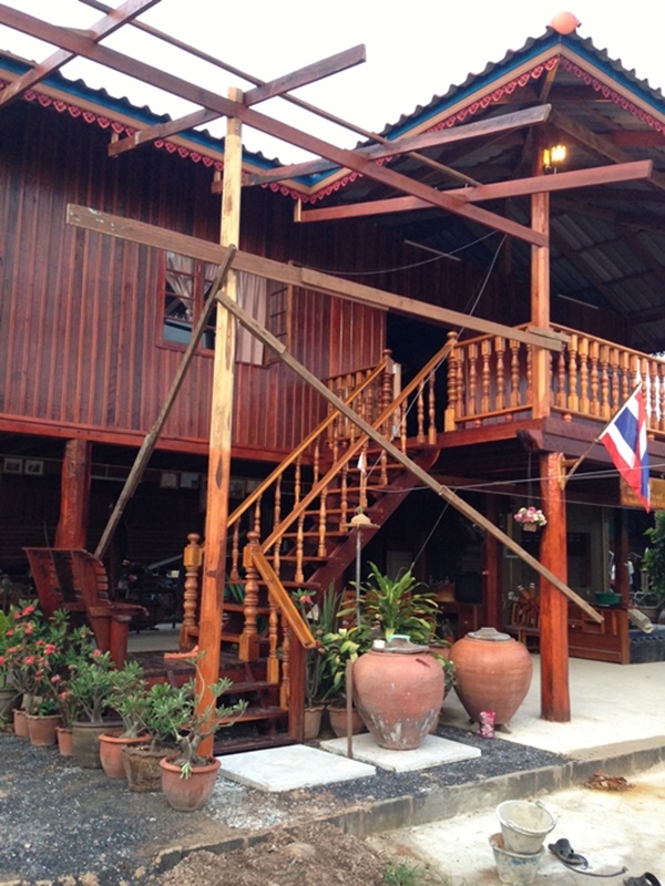 บ้านทรงไทยประยุกต์ ใต้ถุนสูง บ้านทรงไทยประยุกต์ ใต้ถุนสูง