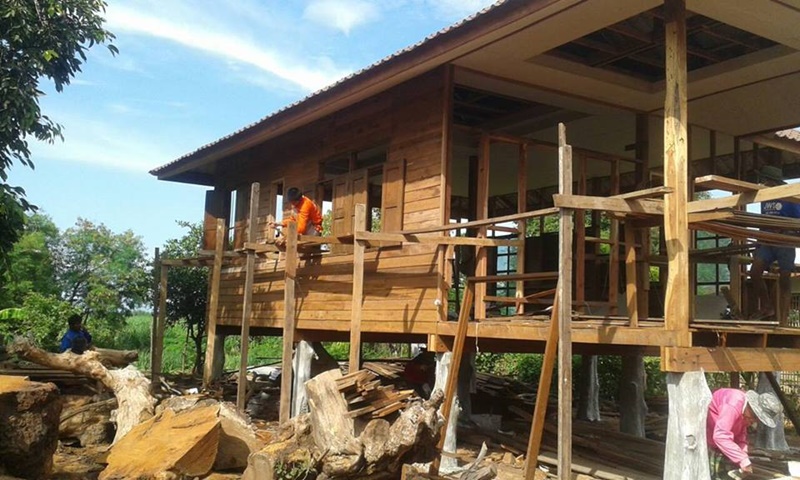 บ้านไม้ชั้นเดียวใต้ถุนสูง บ้านไม้ชั้นเดียวใต้ถุนสูง