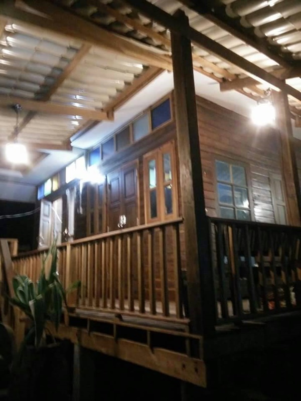 บ้านไม้ชั้นเดียวใต้ถุนสูง บ้านไม้ชั้นเดียวใต้ถุนสูง