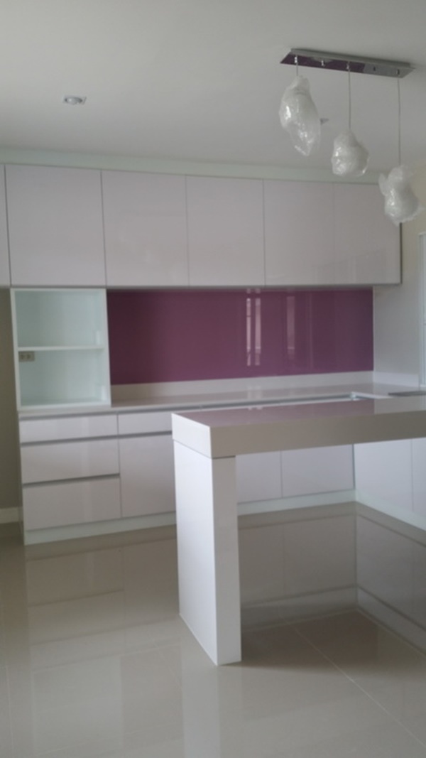 ห้องครัวบิวท์อินในบ้าน ห้องครัวบิวท์อินในบ้าน