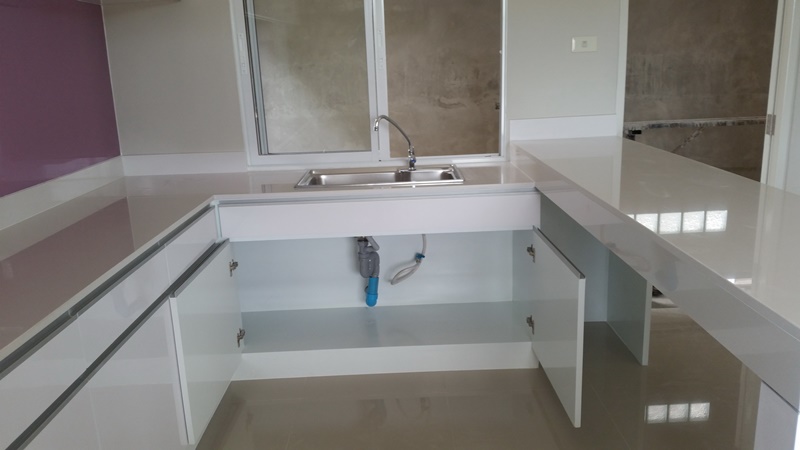 ห้องครัวบิวท์อินในบ้าน ห้องครัวบิวท์อินในบ้าน