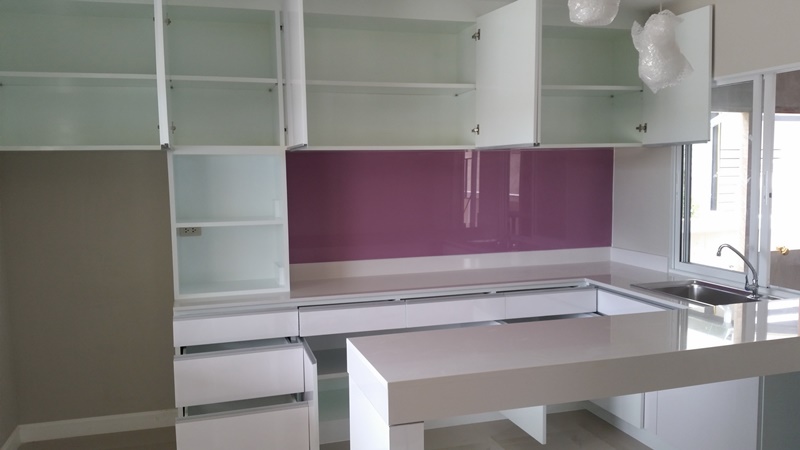 ห้องครัวบิวท์อินในบ้าน ห้องครัวบิวท์อินในบ้าน