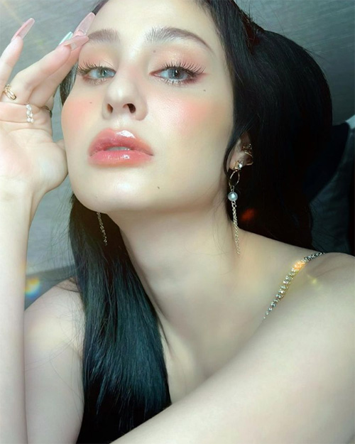 ขวัญ อุษามณี ขวัญ อุษามณี