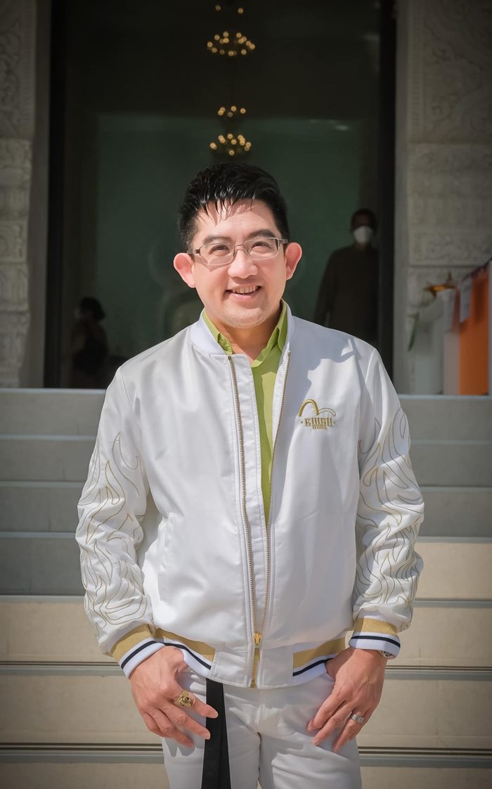 อ.คฑา ชินบัญชร อ.คฑา ชินบัญชร