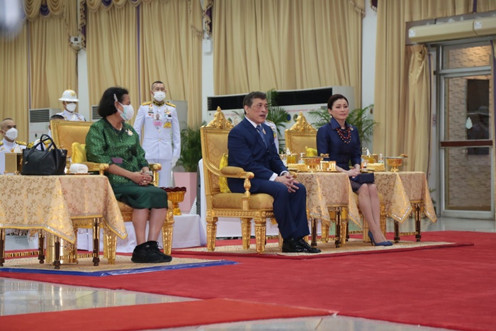 ในหลวง - พระราชินี ในหลวง - พระราชินี