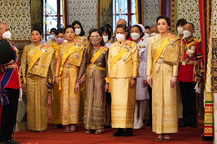 ในหลวง-พระราชินี ในหลวง-พระราชินี