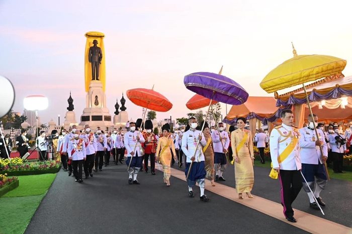 ในหลวง - พระราชินี ในหลวง - พระราชินี
