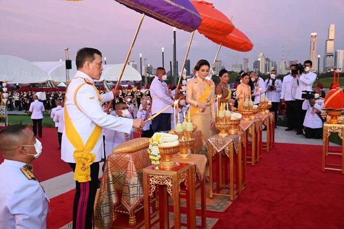 ในหลวง - พระราชินี ในหลวง - พระราชินี