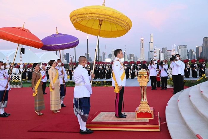 ในหลวง - พระราชินี ในหลวง - พระราชินี