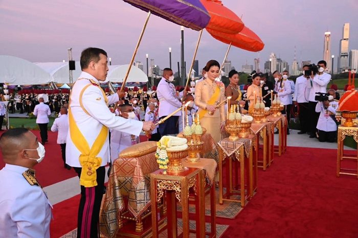 ในหลวง - พระราชินี ในหลวง - พระราชินี