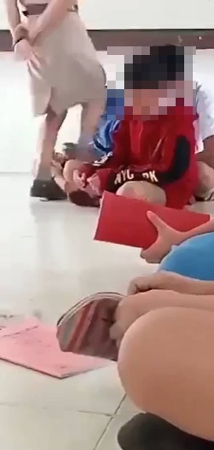 ครูทำร้ายนักเรียน ครูทำร้ายนักเรียน