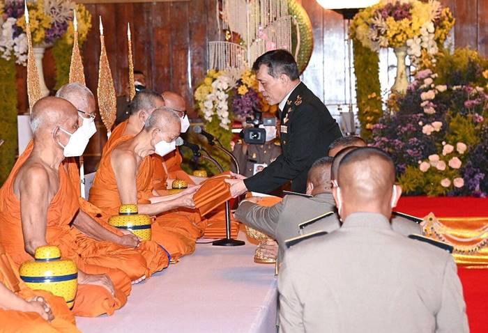 ในหลวง ร.10 พระราชินี ในหลวง ร.10 พระราชินี