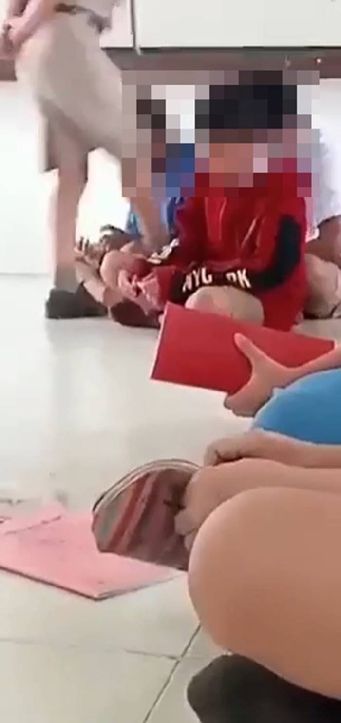ครูทำร้ายนักเรียน ครูทำร้ายนักเรียน