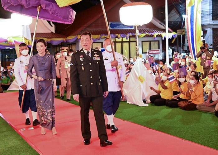 ในหลวง ร.10 พระราชินี ในหลวง ร.10 พระราชินี