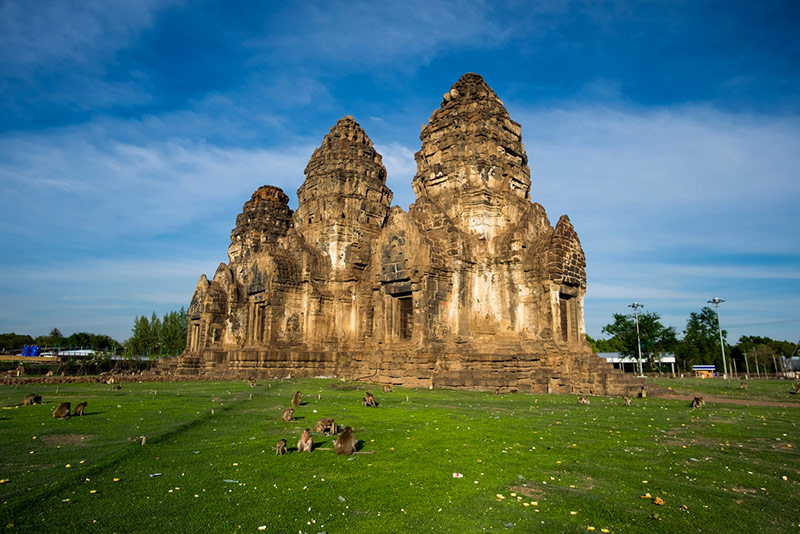 ที่เที่ยวลพบุรี พระปรางค์สามยอด