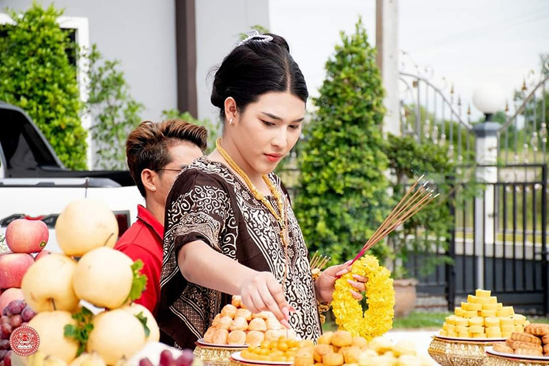 เจ๊ฟองเบียร์มาแล้ว เจ๊ฟองเบียร์มาแล้ว