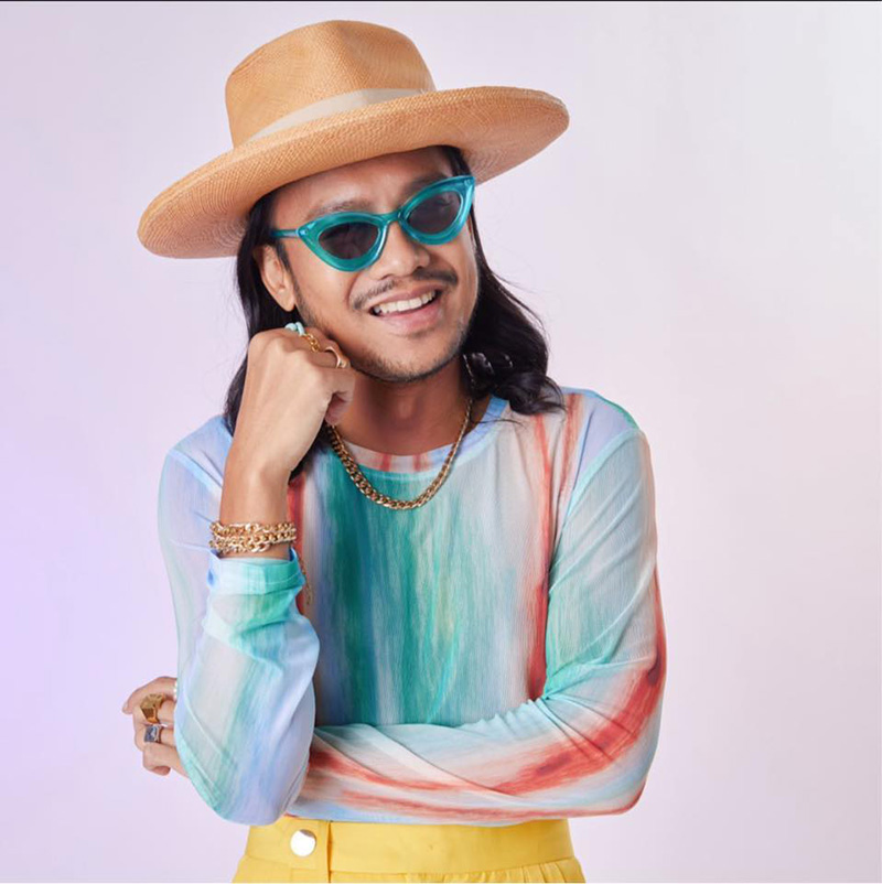 สิงโต นำโชค โชว์โฉนดบ้านของครอบครัว สิงโต นำโชค โชว์โฉนดบ้านของครอบครัว