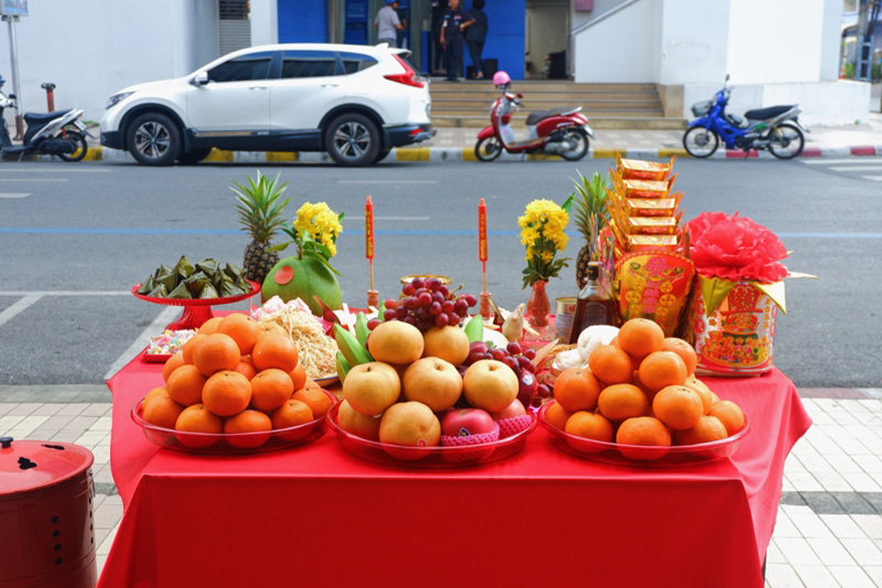 ไหว้บรรพบุรุษที่บ้าน ไหว้บรรพบุรุษที่บ้าน