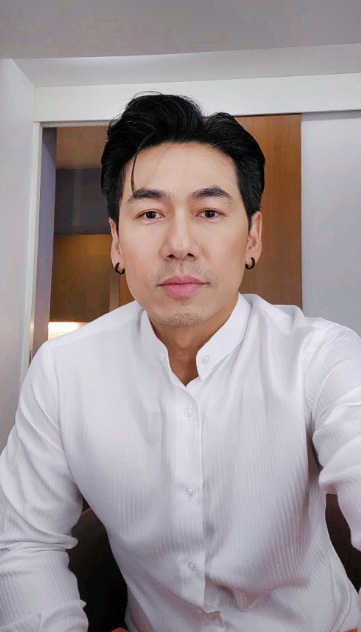ดีเจเพชรจ้า ดีเจเพชรจ้า