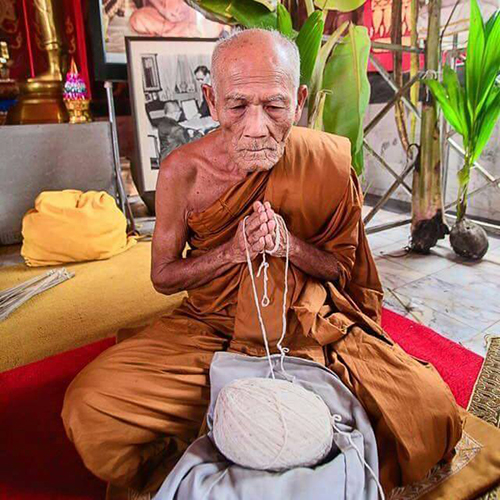 หลวงพ่อแผ้ว เกจิดังสายเขาอ้อ หลวงพ่อแผ้ว เกจิดังสายเขาอ้อ