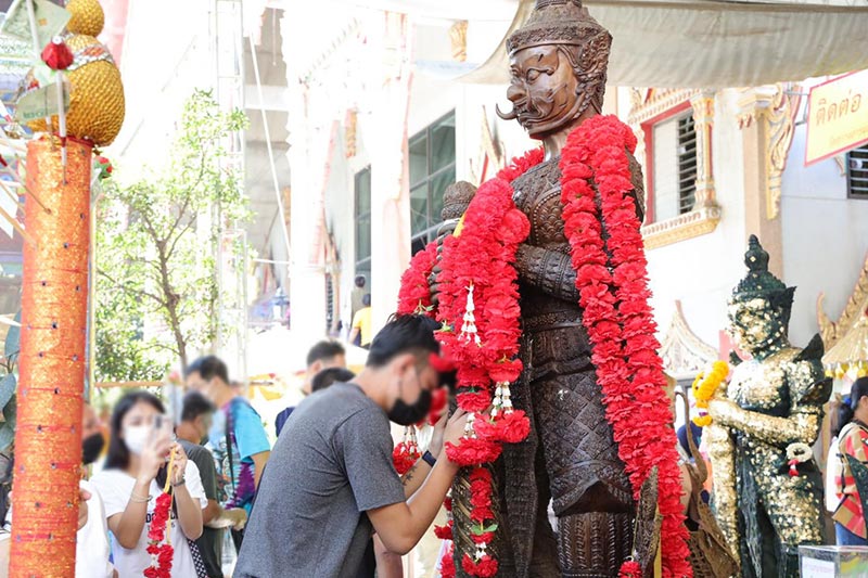 เลขเด็ดท้าวเวสสุวรรณ วัดสว่างอารมณ์แคแถว 1/2/66 ท้าวเวสสุวรรณ วัดสว่างอารมณ์แคแถว