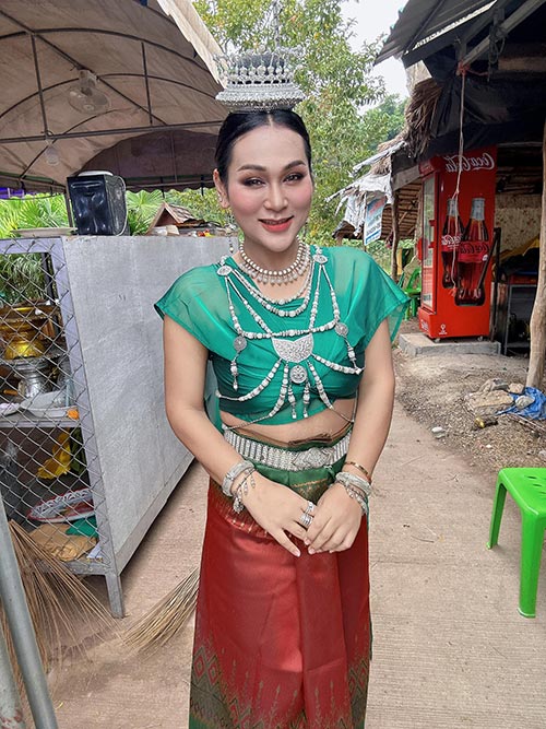 เลขเด็ดเจ๊นุ๊ก บารมีมหาเฮง รำบวงสรวง 16/2/66 เจ๊นุ๊ก บารมีมหาเฮง
