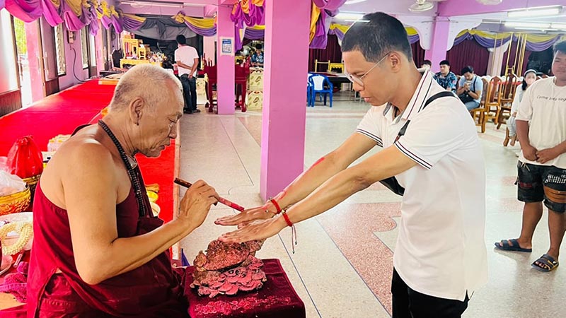 หวยพระเงิน พระทอง วัดสว่างอารมณ์ 16/8/66 หนึ่ง จักรวาล
