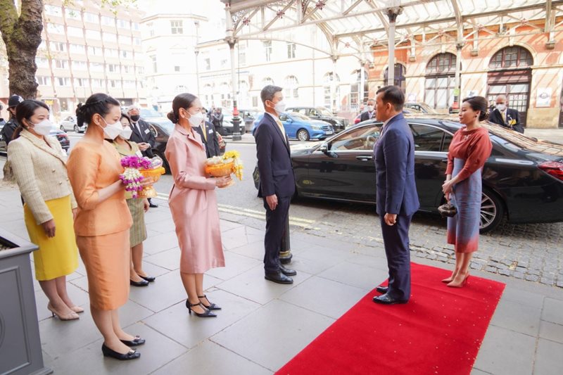 ในหลวง พระราชินี ในหลวง พระราชินี