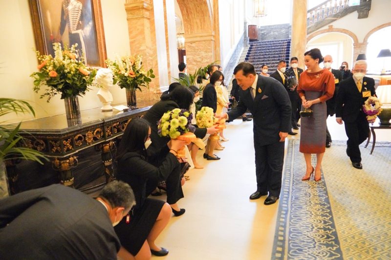 ในหลวง พระราชินี ในหลวง พระราชินี