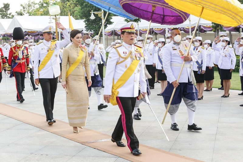 ในหลวง พระราชินี ในหลวง พระราชินี