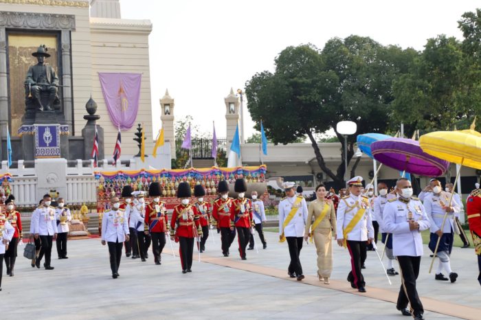 ในหลวง - พระราชินี ในหลวง - พระราชินี