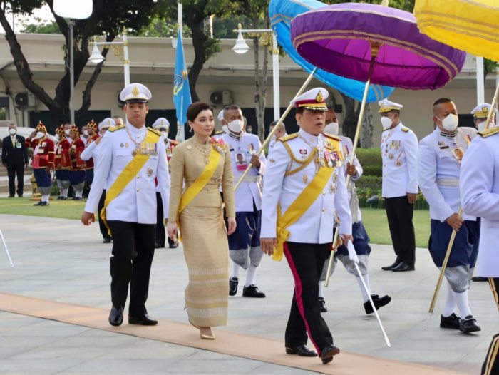 ในหลวง - พระราชินี ในหลวง - พระราชินี