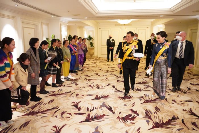 ในหลวง พระราชินี ในหลวง พระราชินี