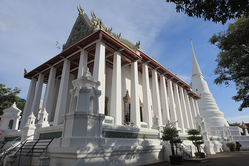 ไหว้พระ วัดเฉลิมพระเกียรติวรวิหาร จังหวัดนนทบุรี