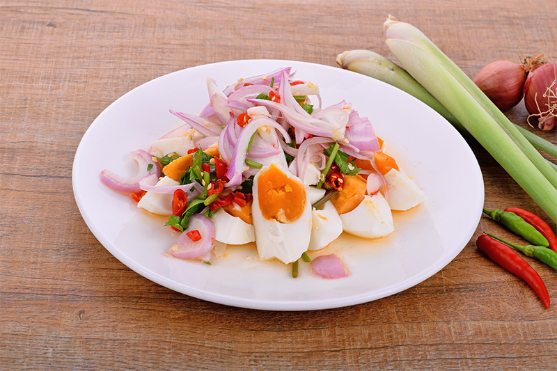 ยำไข่เค็ม ยำไข่เค็ม