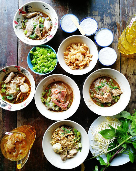 ก๋วยเตี๋ยวเรือลอยลำ ก๋วยเตี๋ยวเรือลอยลำ