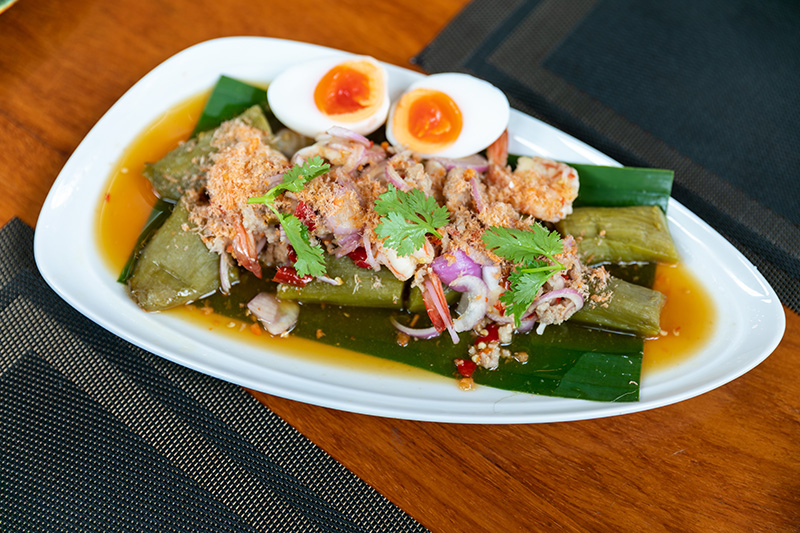 ยำมะเขือยาวไข่ต้ม ยำมะเขือยาวไข่ต้ม