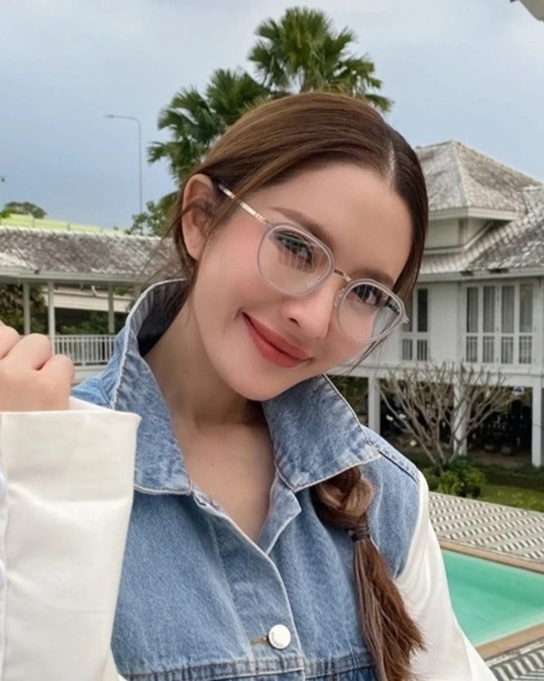 แอฟ ทักษอร แอฟ ทักษอร