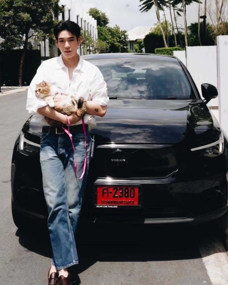เปิดเลขทะเบียนรถหรู เจเจ กฤษณภูมิ เปิดเลขทะเบียนรถหรู เจเจ กฤษณภูมิ