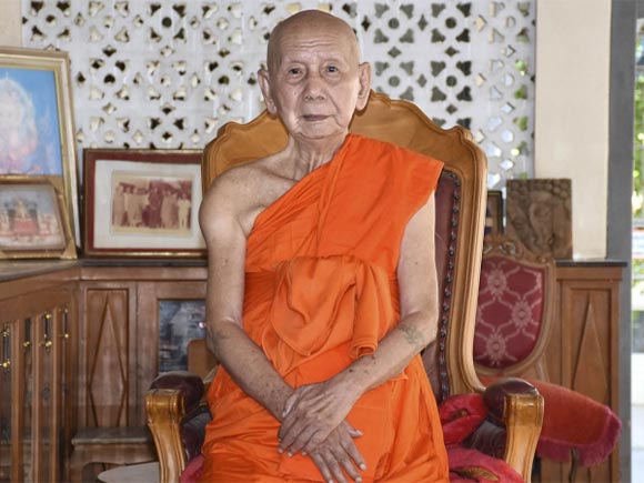 เลขเด็ดงวดนี้ หลวงพ่อยิ้ม