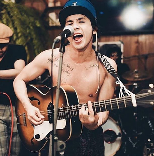 แอมมี่ The Bottom Blues แอมมี่ The Bottom Blues