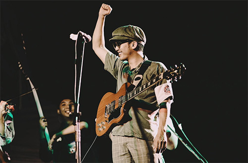 แอมมี่ The Bottom Blues แอมมี่ The Bottom Blues