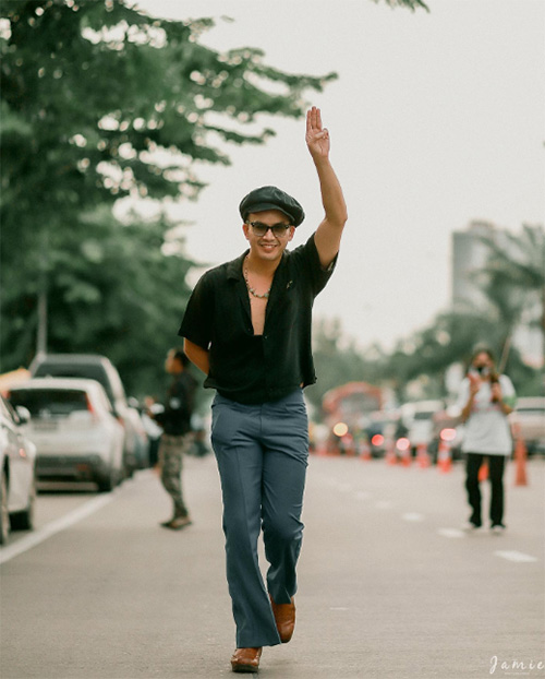 แอมมี่ The Bottom Blues แอมมี่ The Bottom Blues