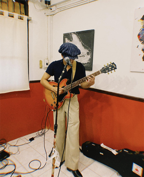 แอมมี่ The Bottom Blues แอมมี่ The Bottom Blues