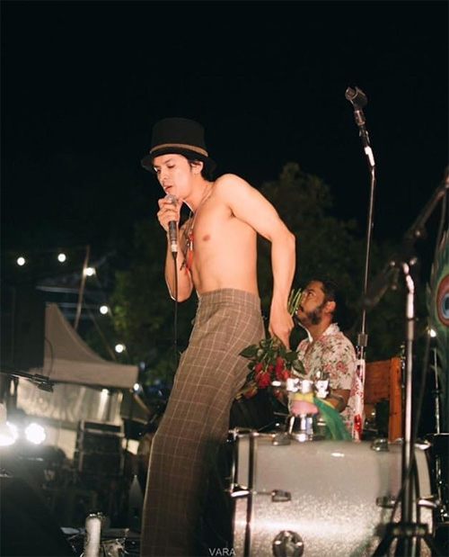 แอมมี่ The Bottom Blues แอมมี่ The Bottom Blues