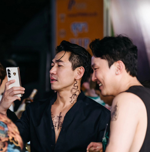 ดีเจเพชรจ้า ดีเจเพชรจ้า